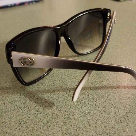 Gucci Sunglasses - Picture 3 of 4